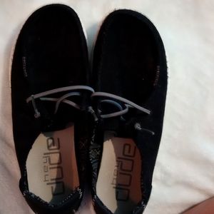 Women's Hey Dude Size 8